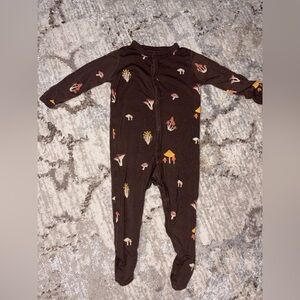 Kyte BABY footie in fungi